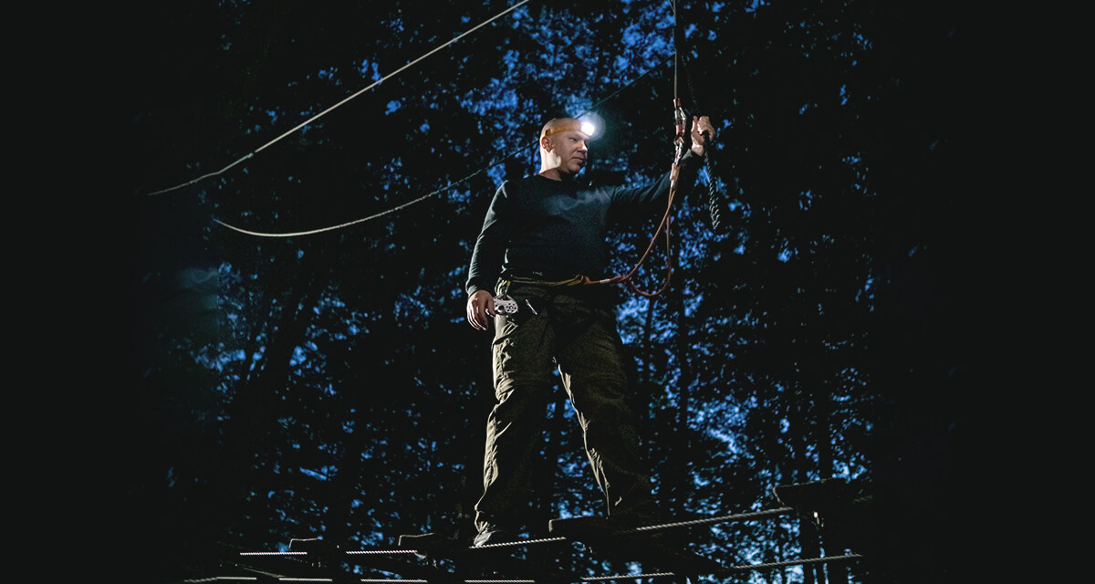 Parcours nocturne dans les arbres